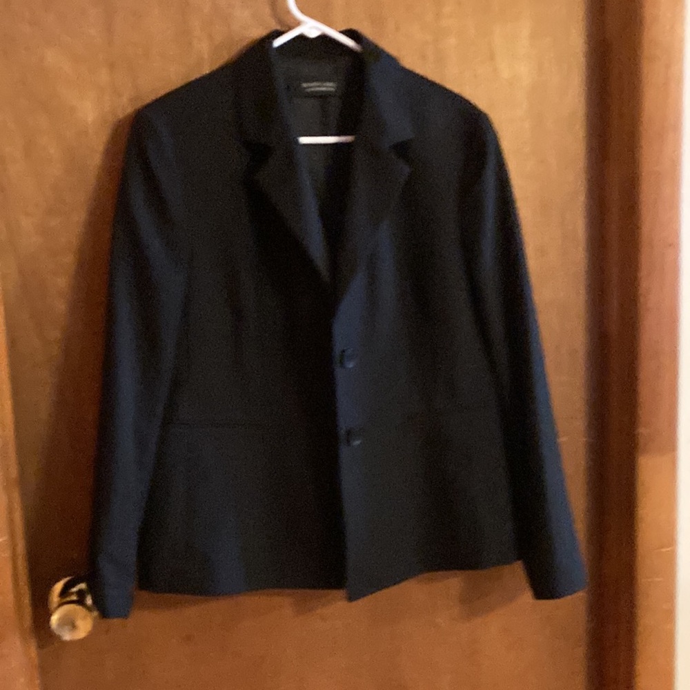Very nice, quality black below waist jacket. Lined with special stitching in bac